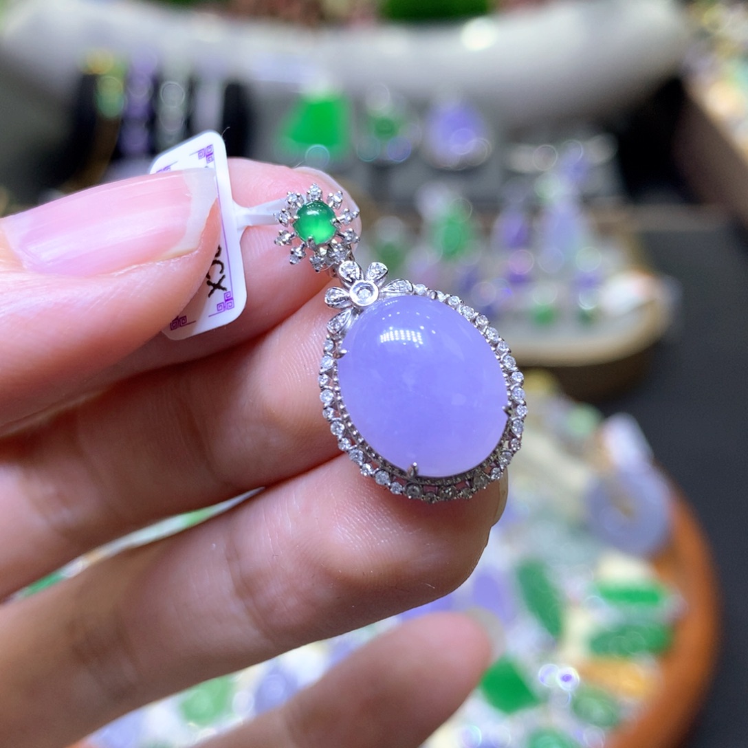 【闪购商品】翡翠颈饰18K金镶嵌翡翠吊坠项链