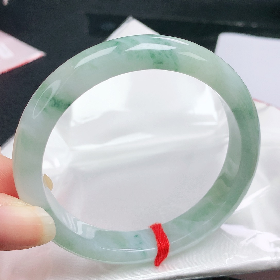 翡翠手镯未镶嵌正