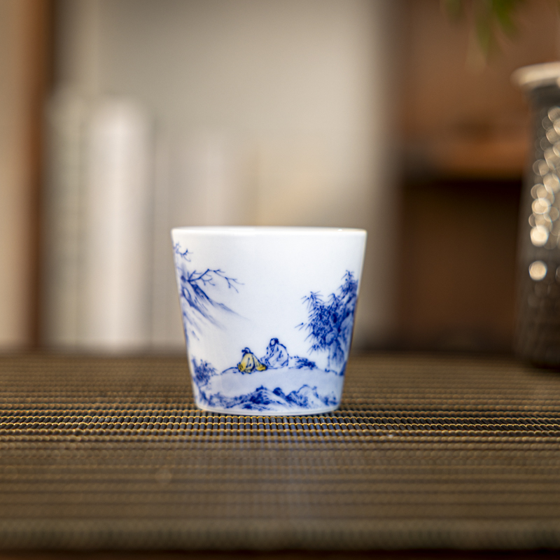 【小乔赏瓷】景德镇手工手绘画堂春蓝上蓝马远山水小可乐杯htc1493