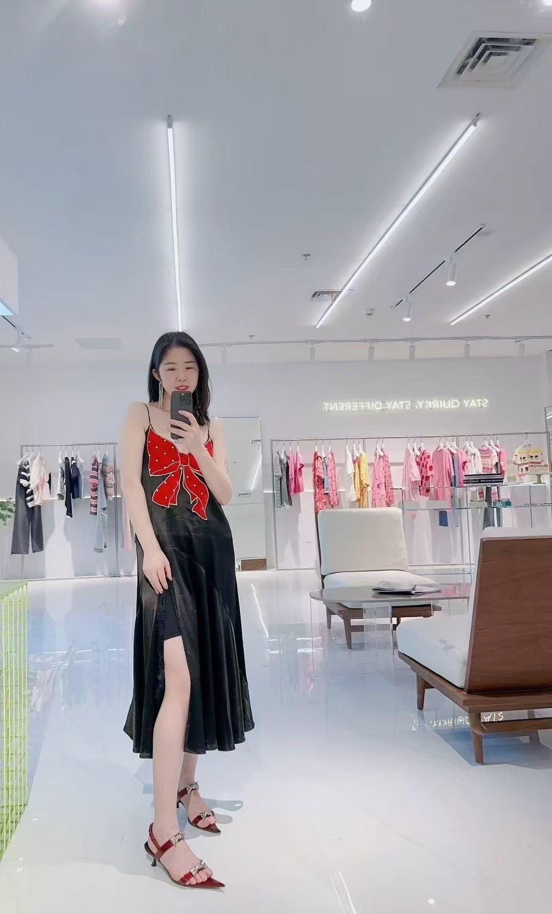 UOOYAA/乌丫新款时尚宫廷手工蝴蝶结丝绒连衣裙