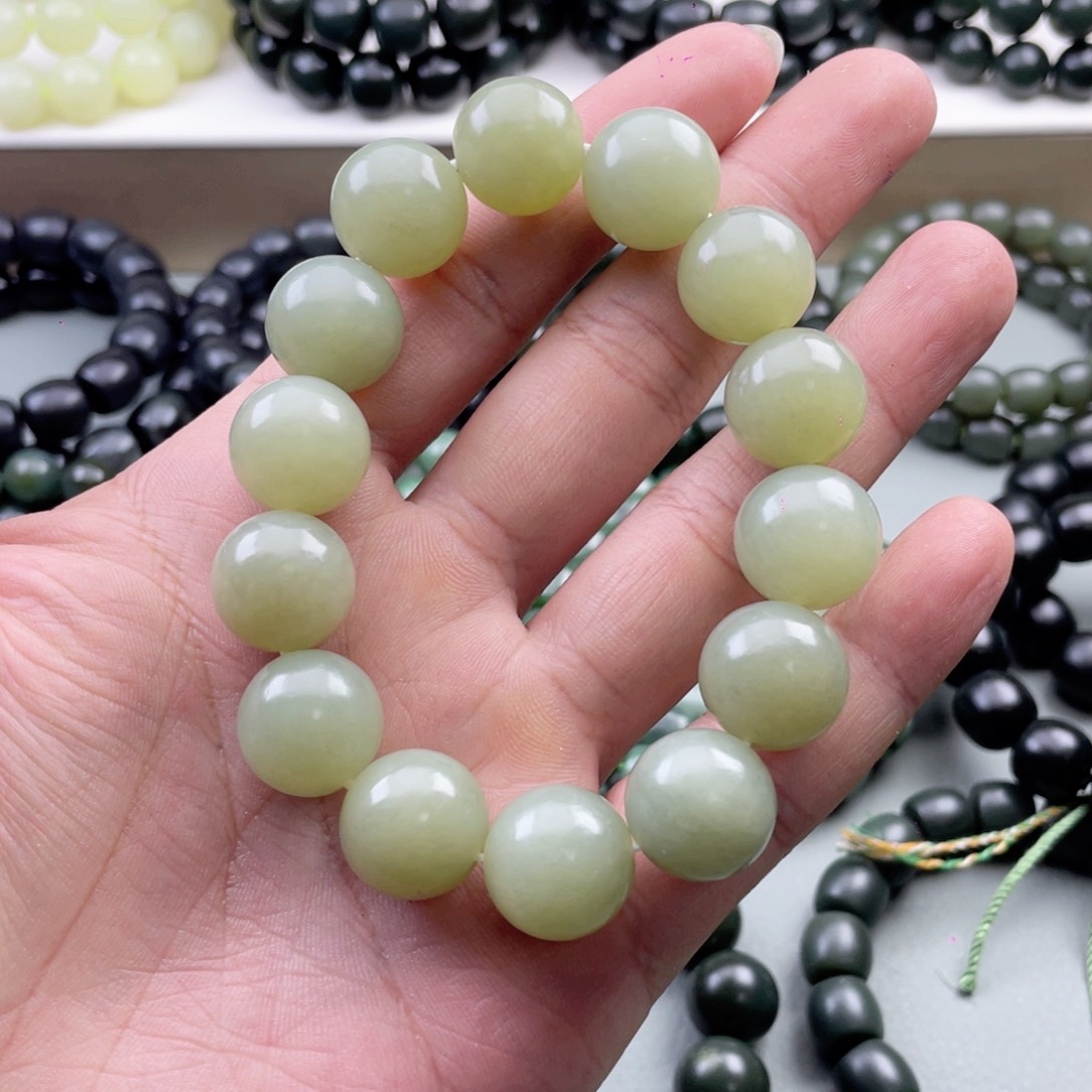 和田玉手串未镶嵌