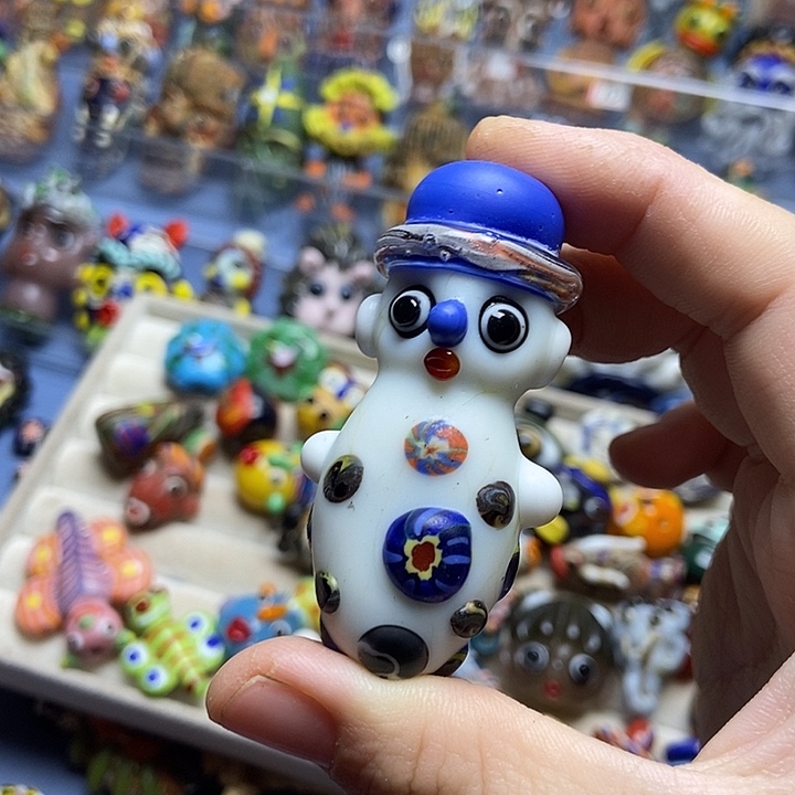琉璃颈饰小雪人一个