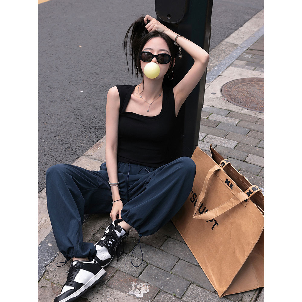 张贝贝ibell设计感小众辣妹修身背心女 软糯 时尚显瘦U领无袖上衣