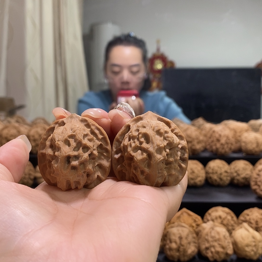 把件文玩核桃R****y36白蛇谷有水尖