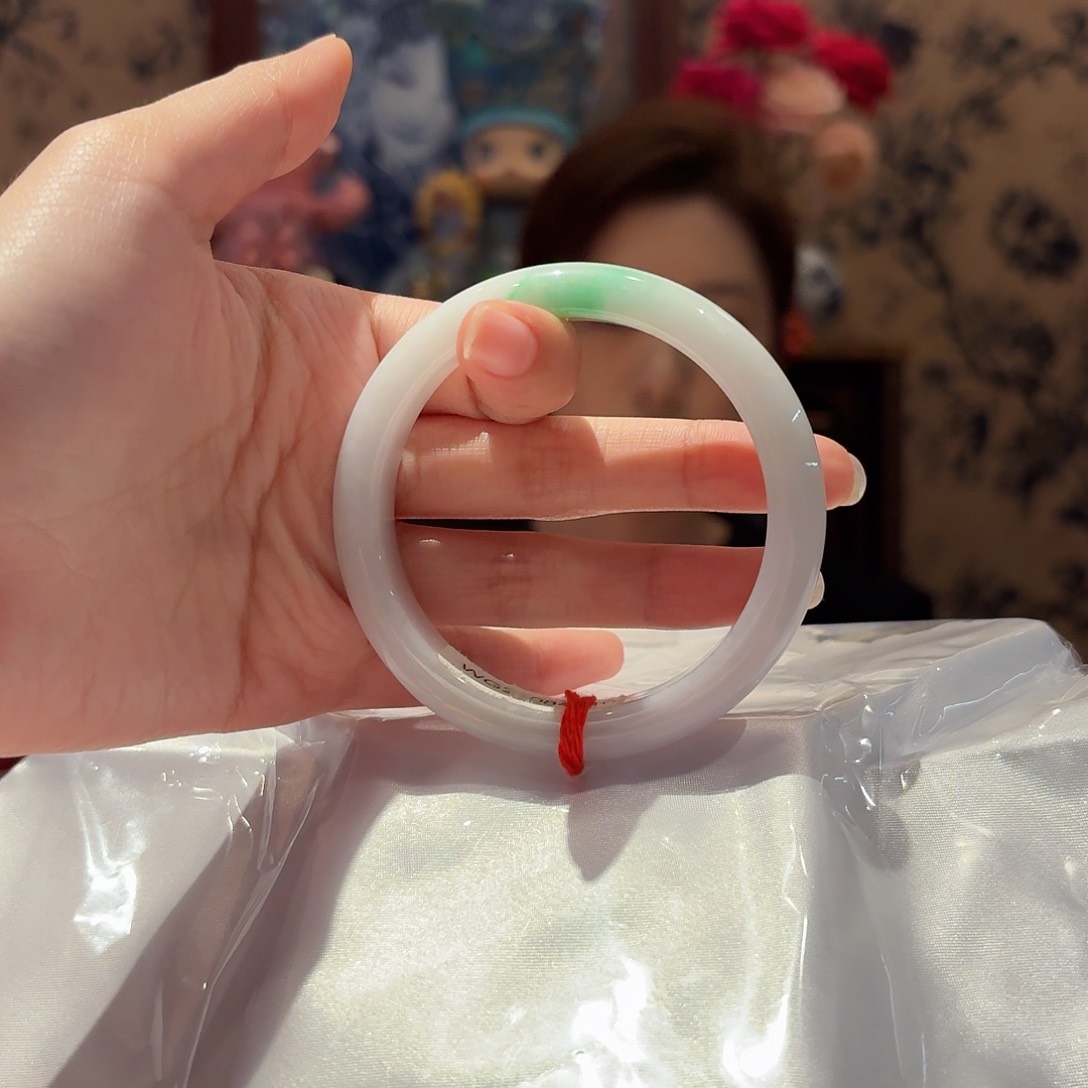 翡翠手镯未镶嵌58.2圈口