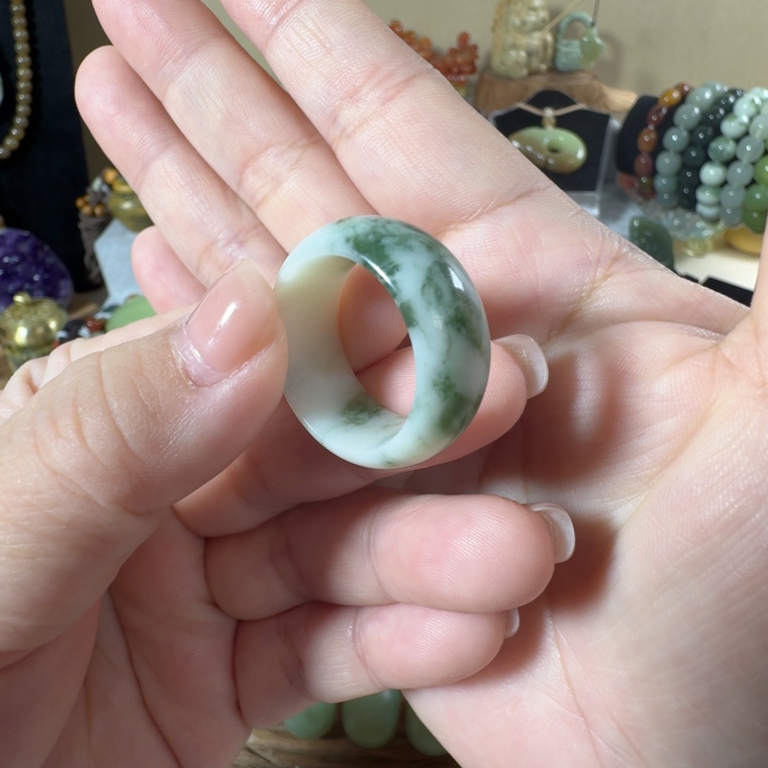 蛇纹石玉未镶嵌戒圈