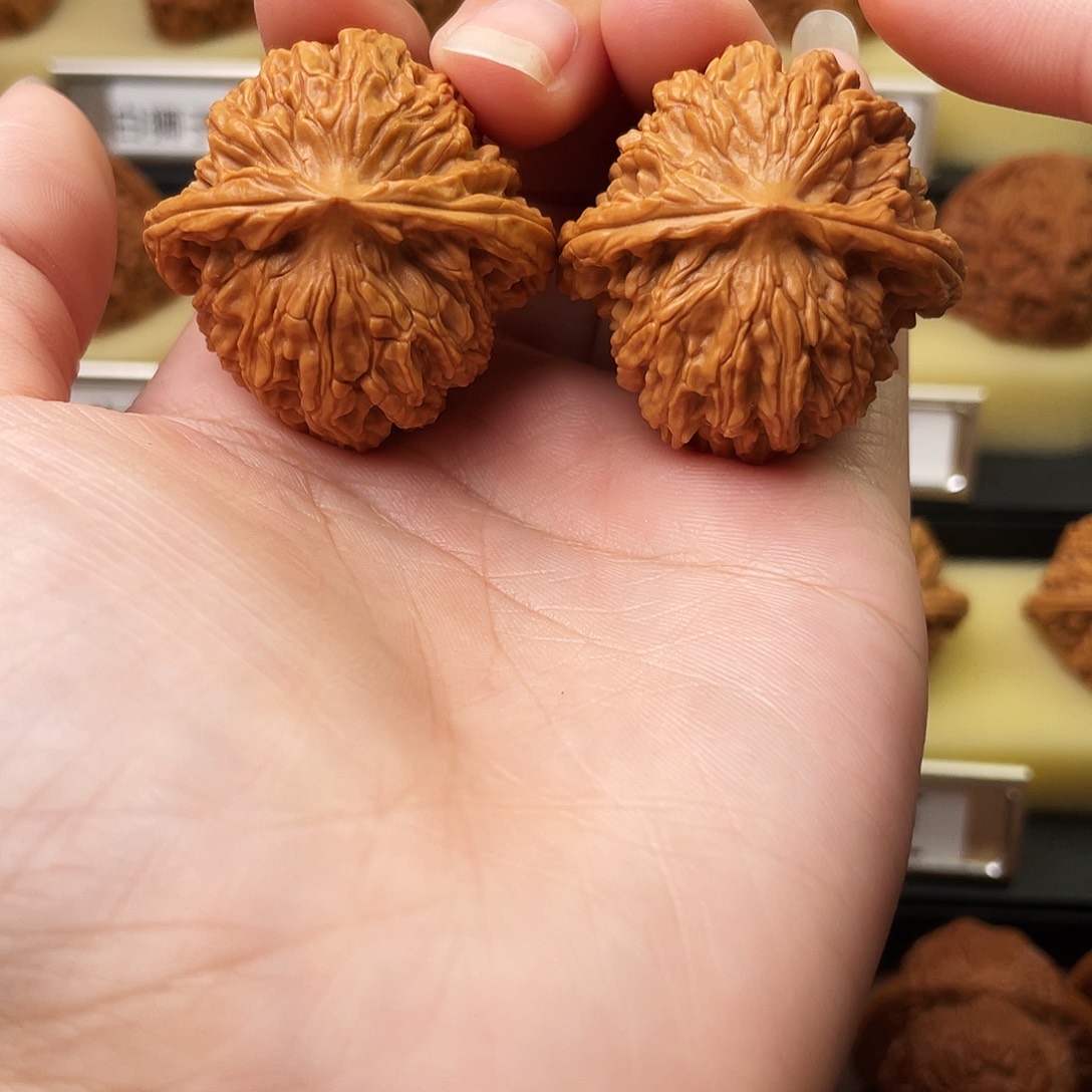 文玩核桃吊坠红豆37全品911