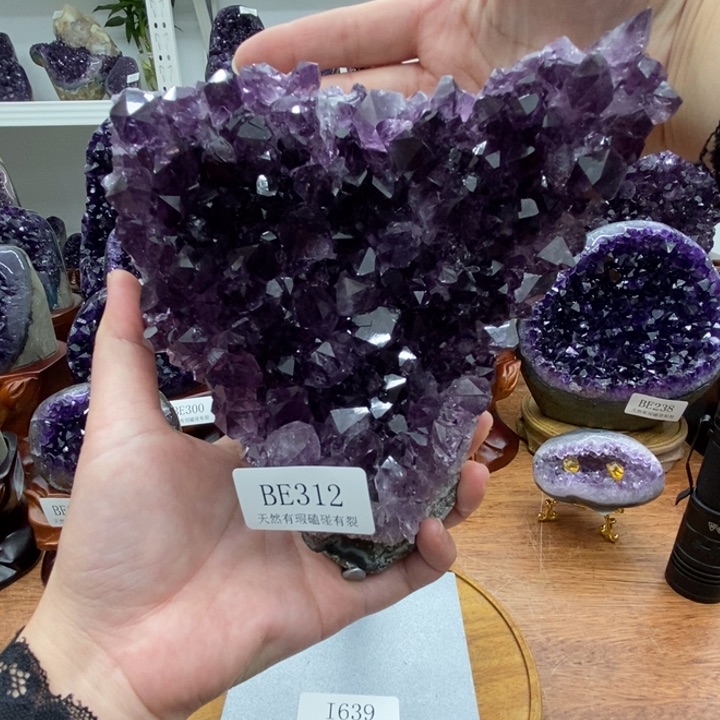 紫晶大型摆件（非配饰）未镶嵌