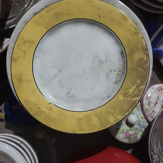 夏***添瓷黄盘和一个微瑕品手绘！碟子！