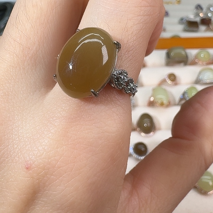 和田玉（糖玉）未镶嵌戒指