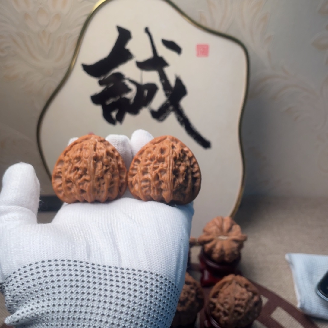 呆***默吊坠文玩核桃三角白41