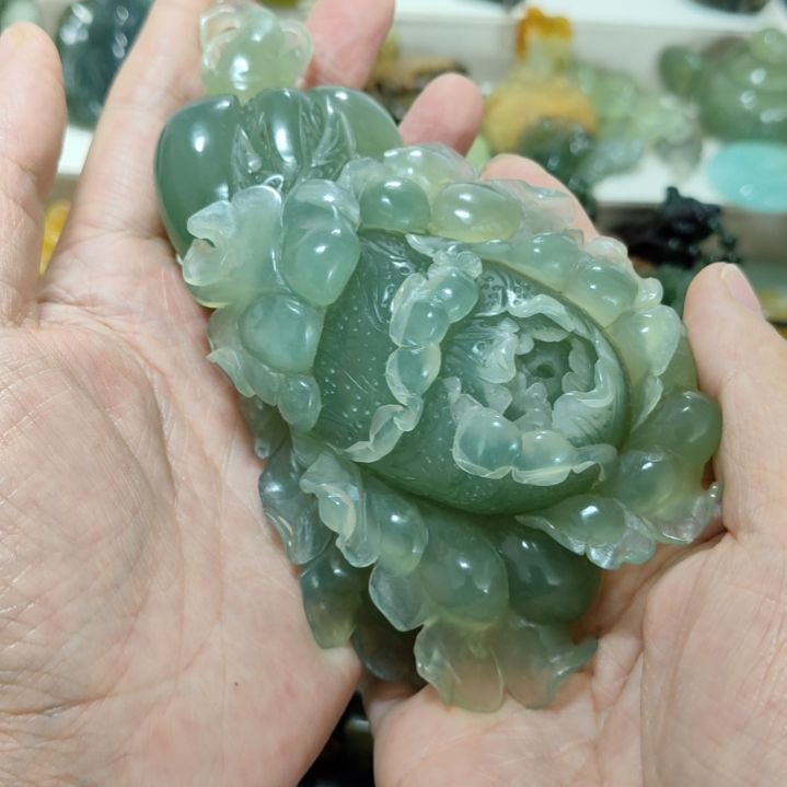 岫玉未镶嵌白菜手把件款式