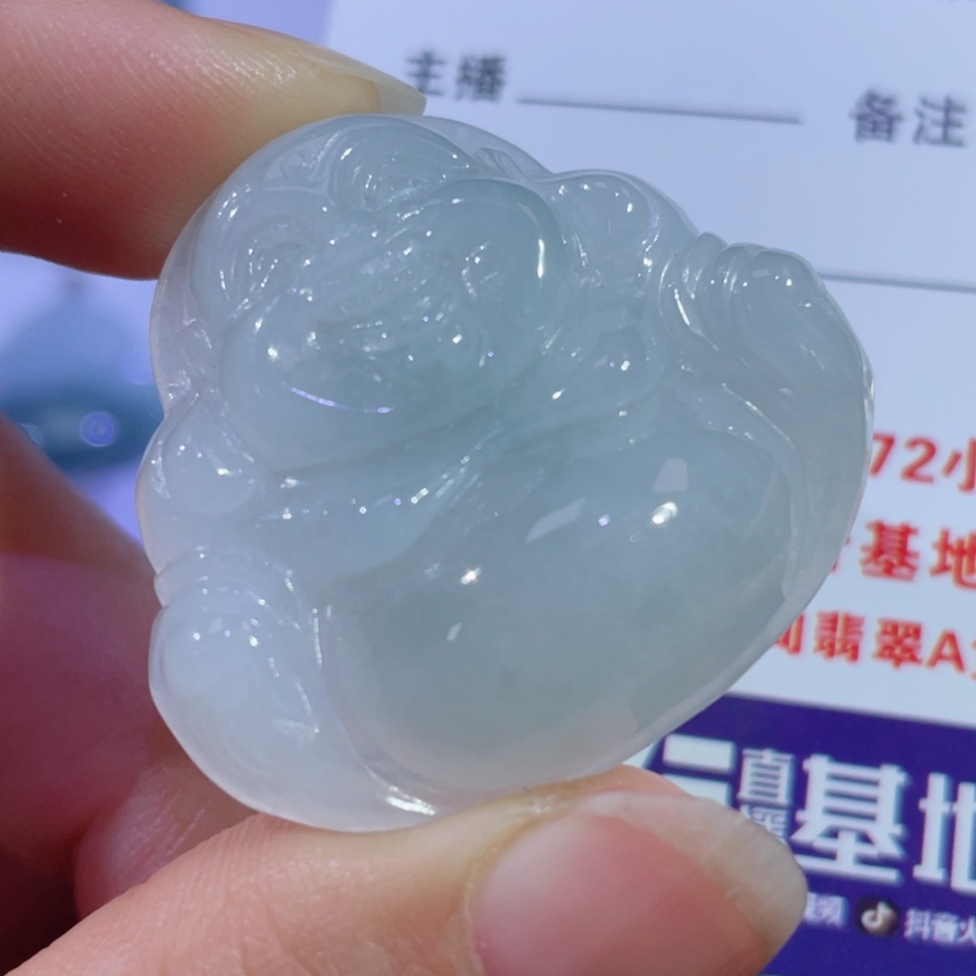 翡翠颈饰未镶嵌佛公
