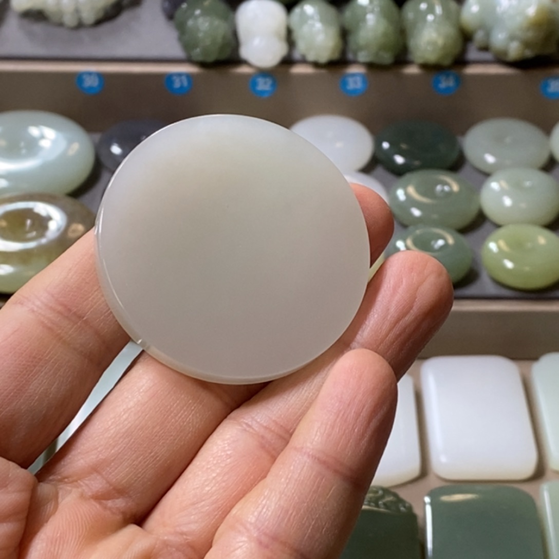 颈饰未镶嵌和田玉谢