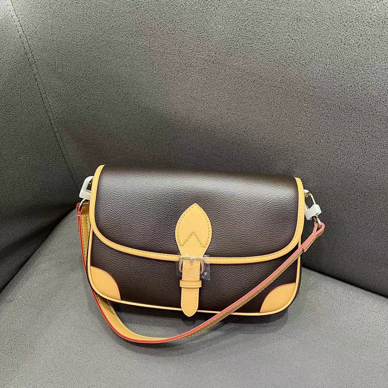 【TT】法棍新款时尚百搭单肩斜挎包包高货02