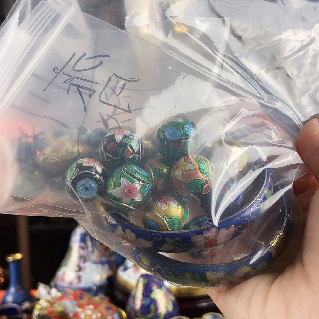 齊***齊铜两个镯子 17颗珠子 10个桶株