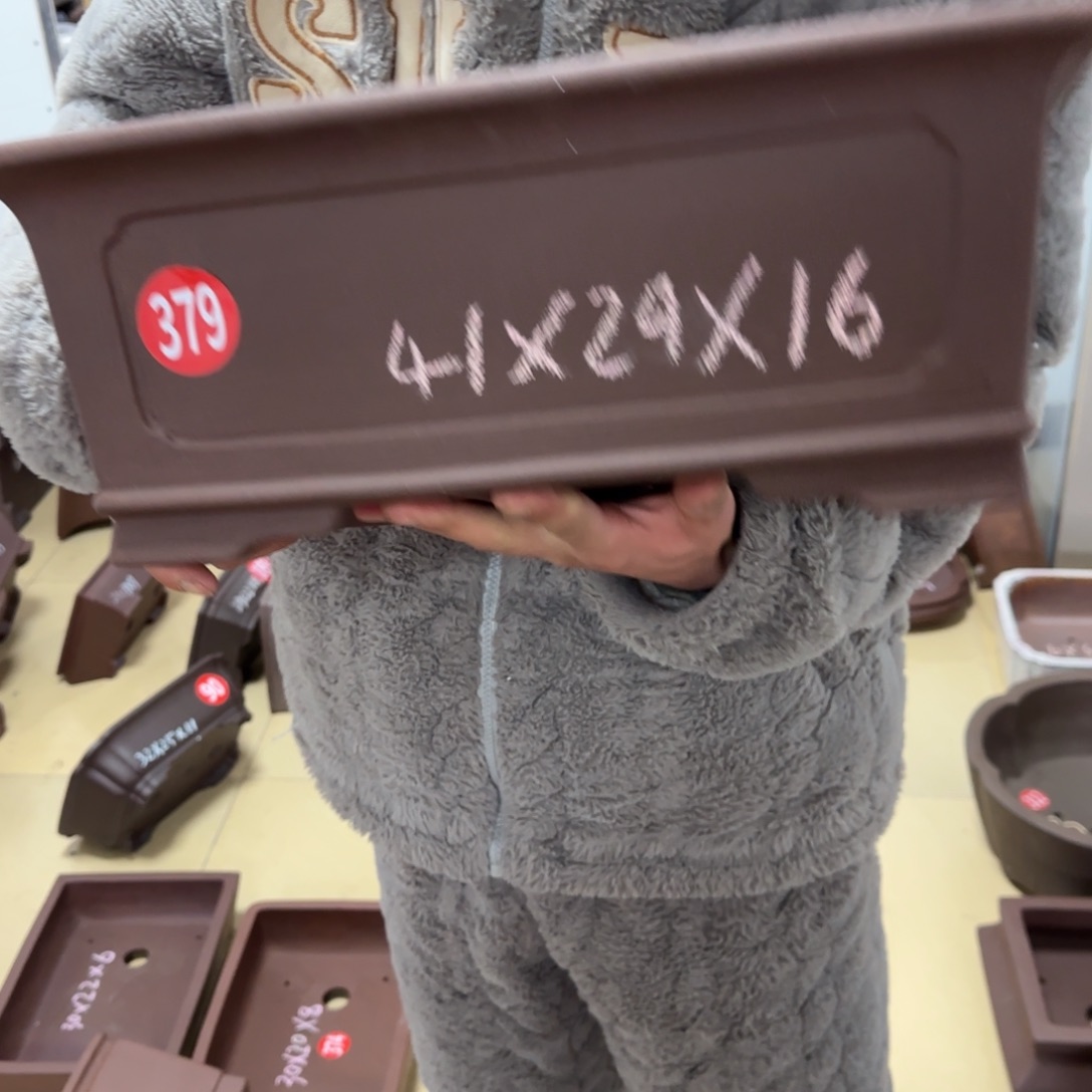 紫砂花盆呜呜呜呜