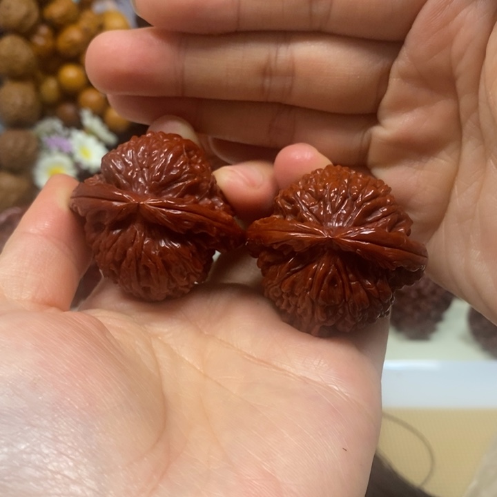 文玩核桃吊坠闷白