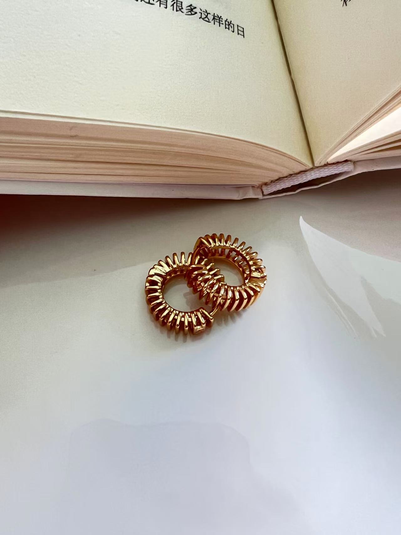 非金属布艺耳饰 欧美风瑞丽风饰品欧美简约小众耳钉金色