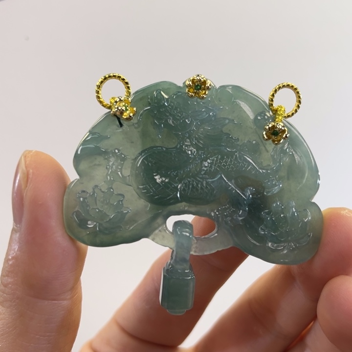 翡翠吊坠(赠链)未镶嵌代编织