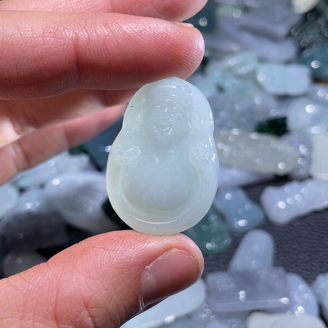 翡翠颈饰未镶嵌翡翠