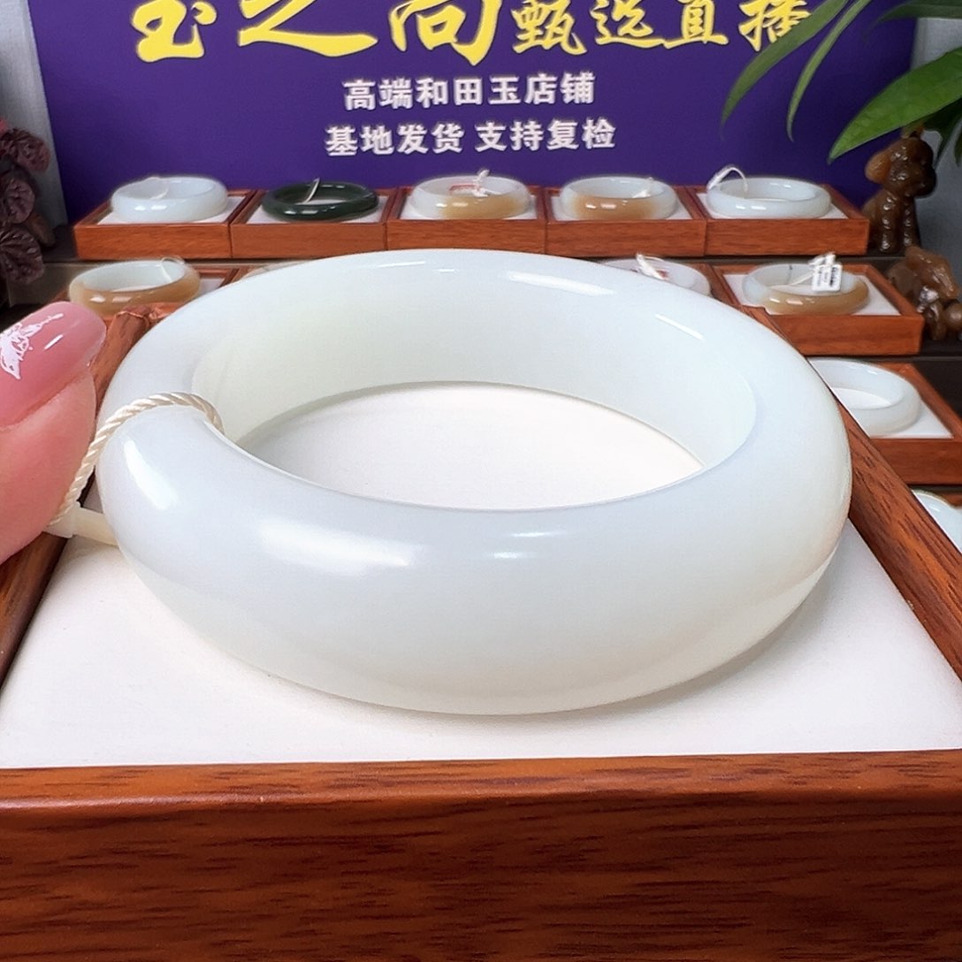 和田玉手镯未镶嵌57