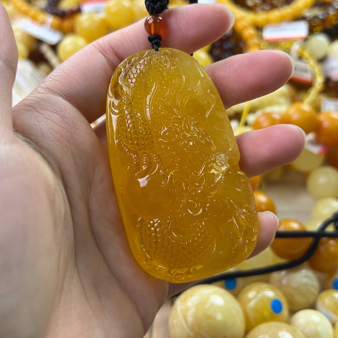 琥珀珠宝奇石未镶嵌