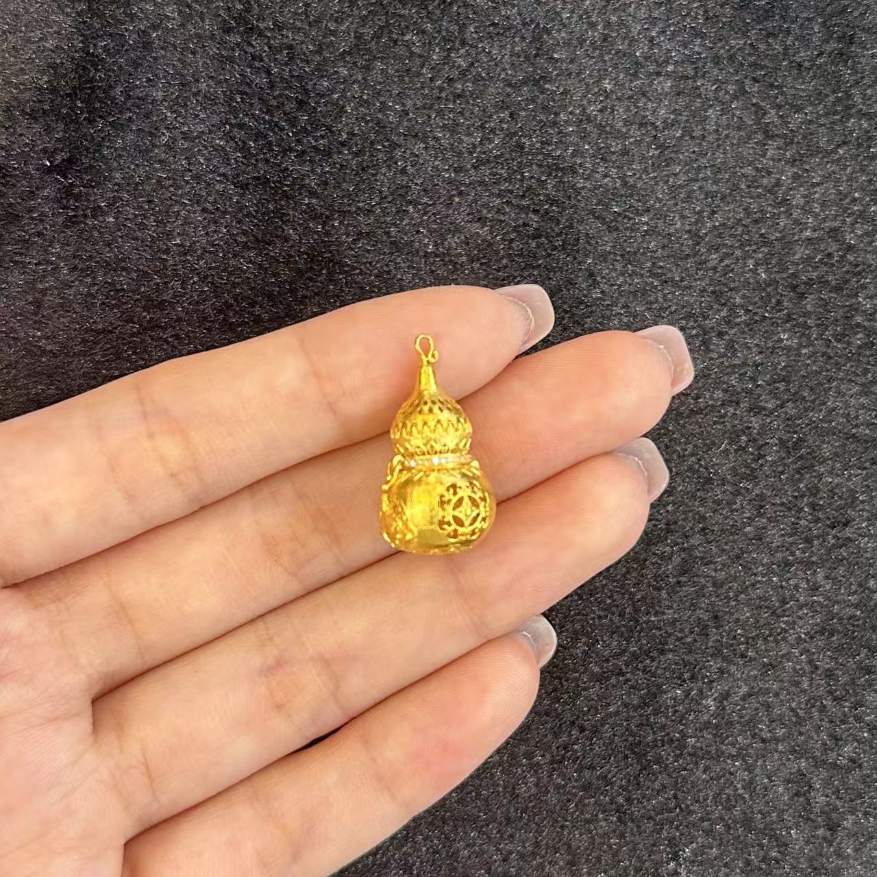 【北野珠宝】18K金天然南非钻石葫芦吊坠-B37H-450尺寸24x13mm