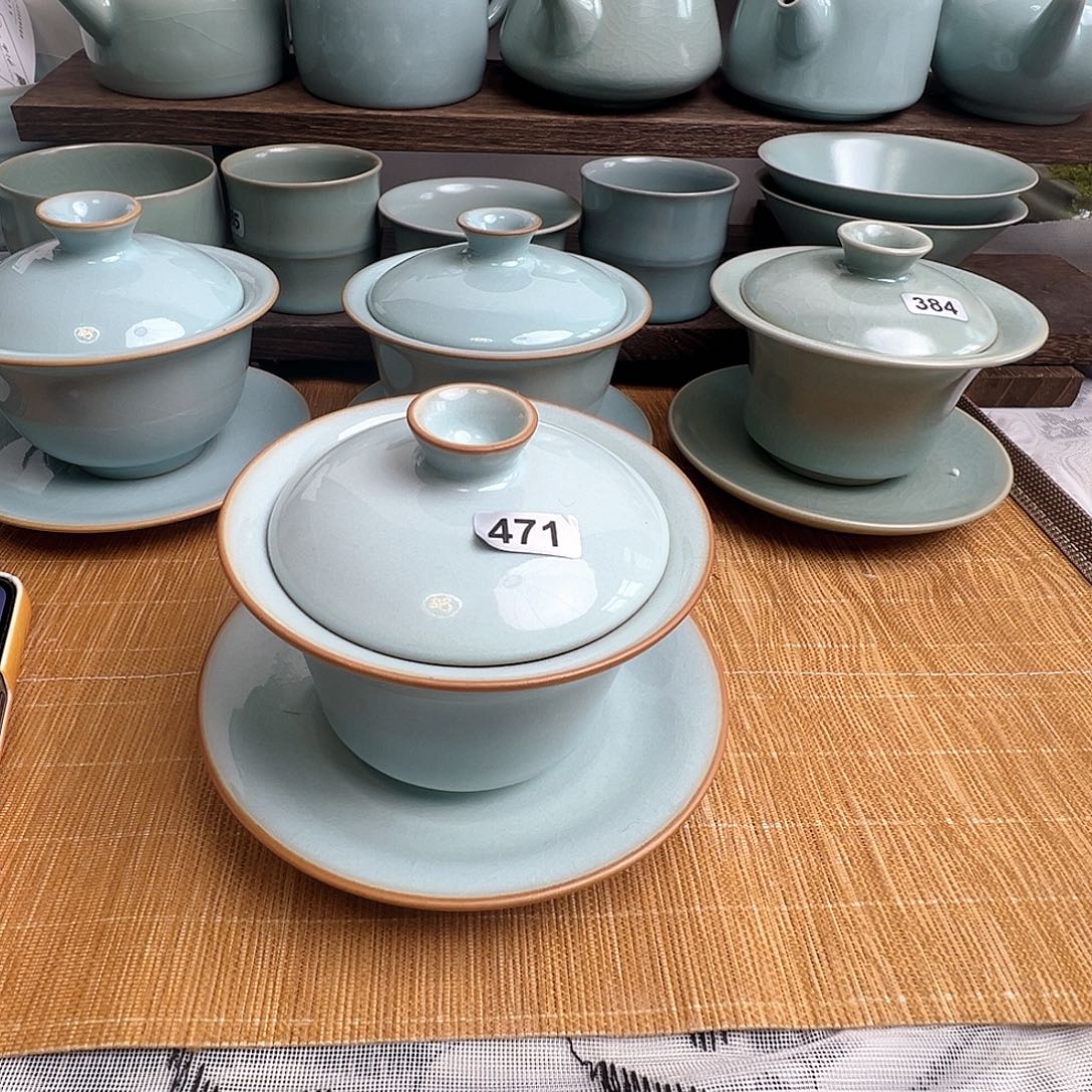 瓷片天青色马蹄盖碗