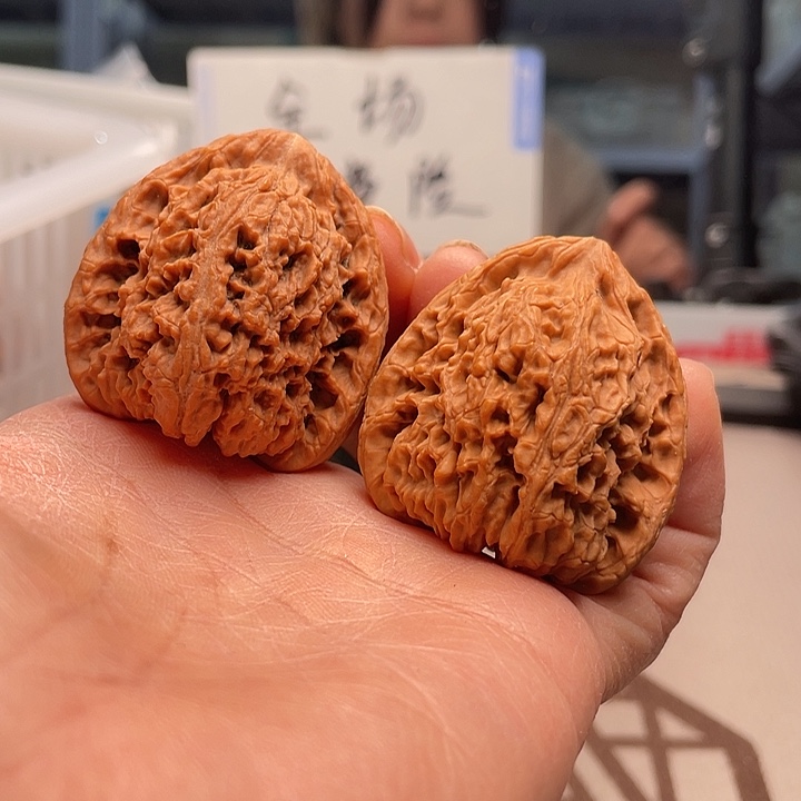 手串文玩核桃南疆石38号是