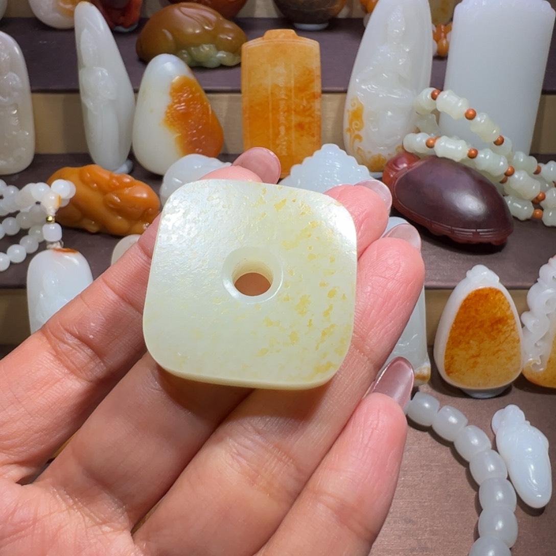 和田玉颈饰未镶嵌四*