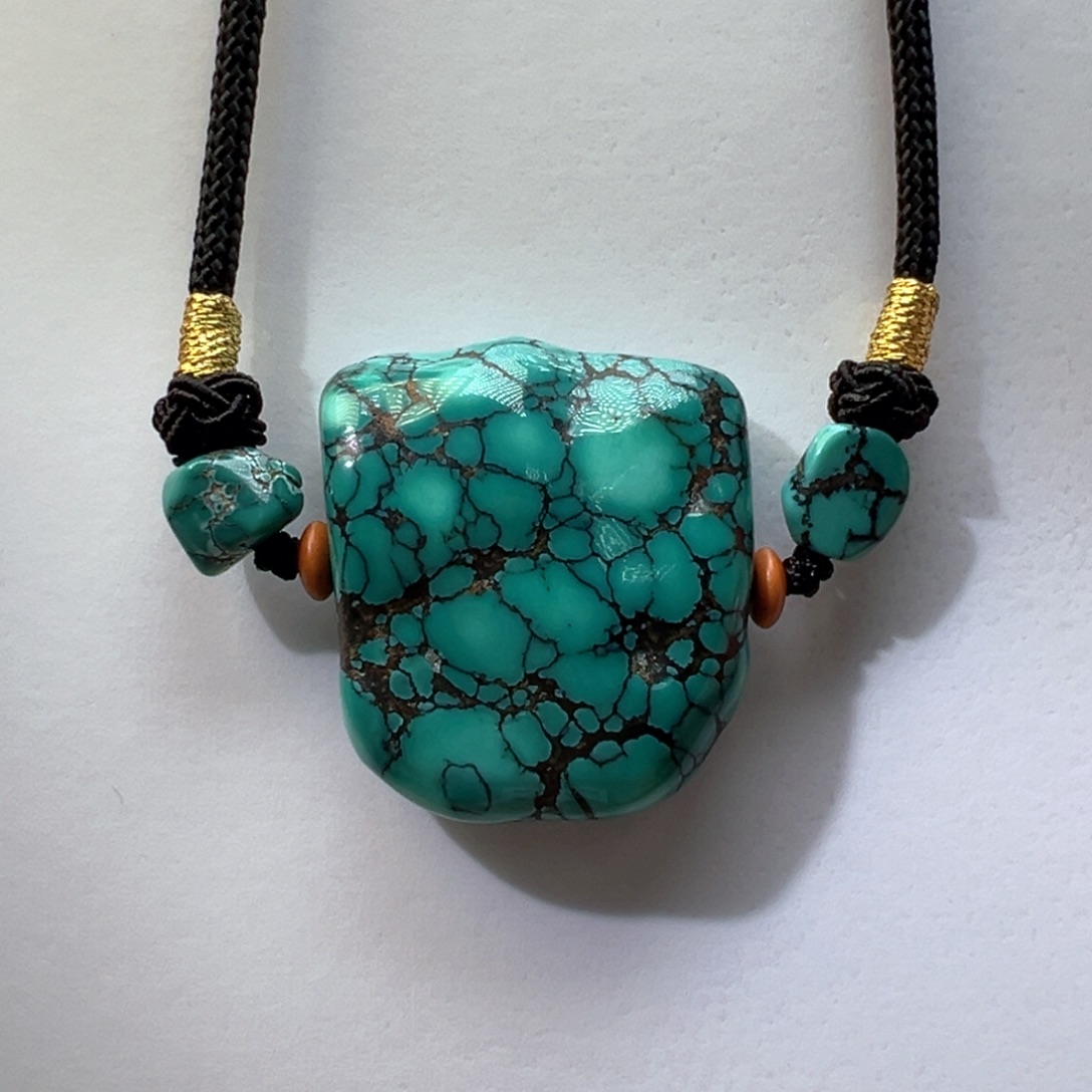 桎***㎡绿松石未镶嵌挂件