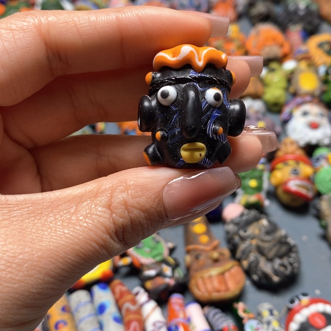 琉璃颈饰印度尼西亚小黑 