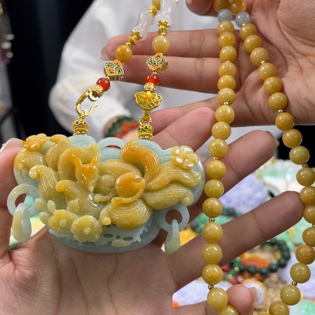 翡翠颈饰未镶嵌代编织