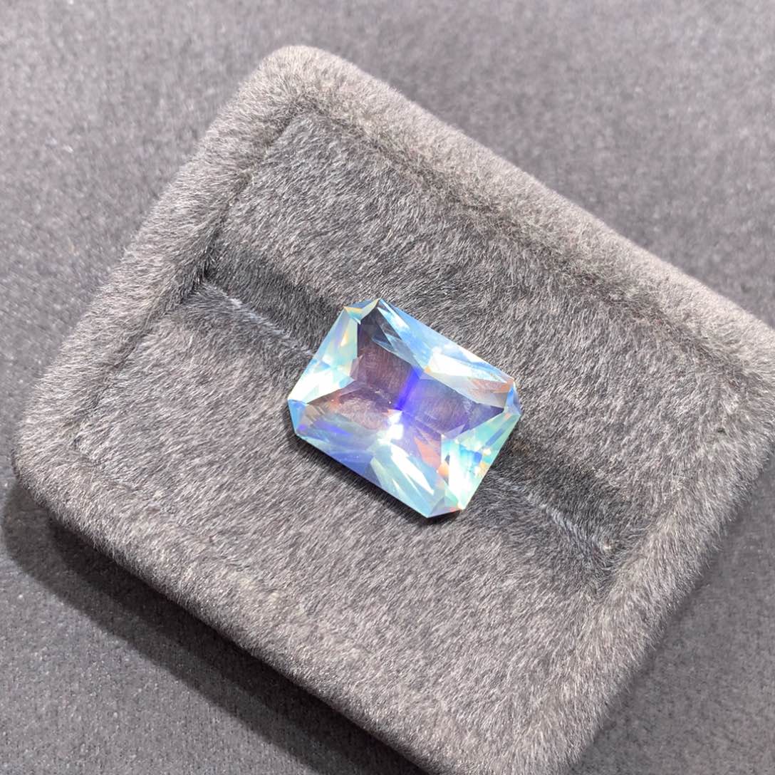 月光石裸石未镶嵌13.97克拉