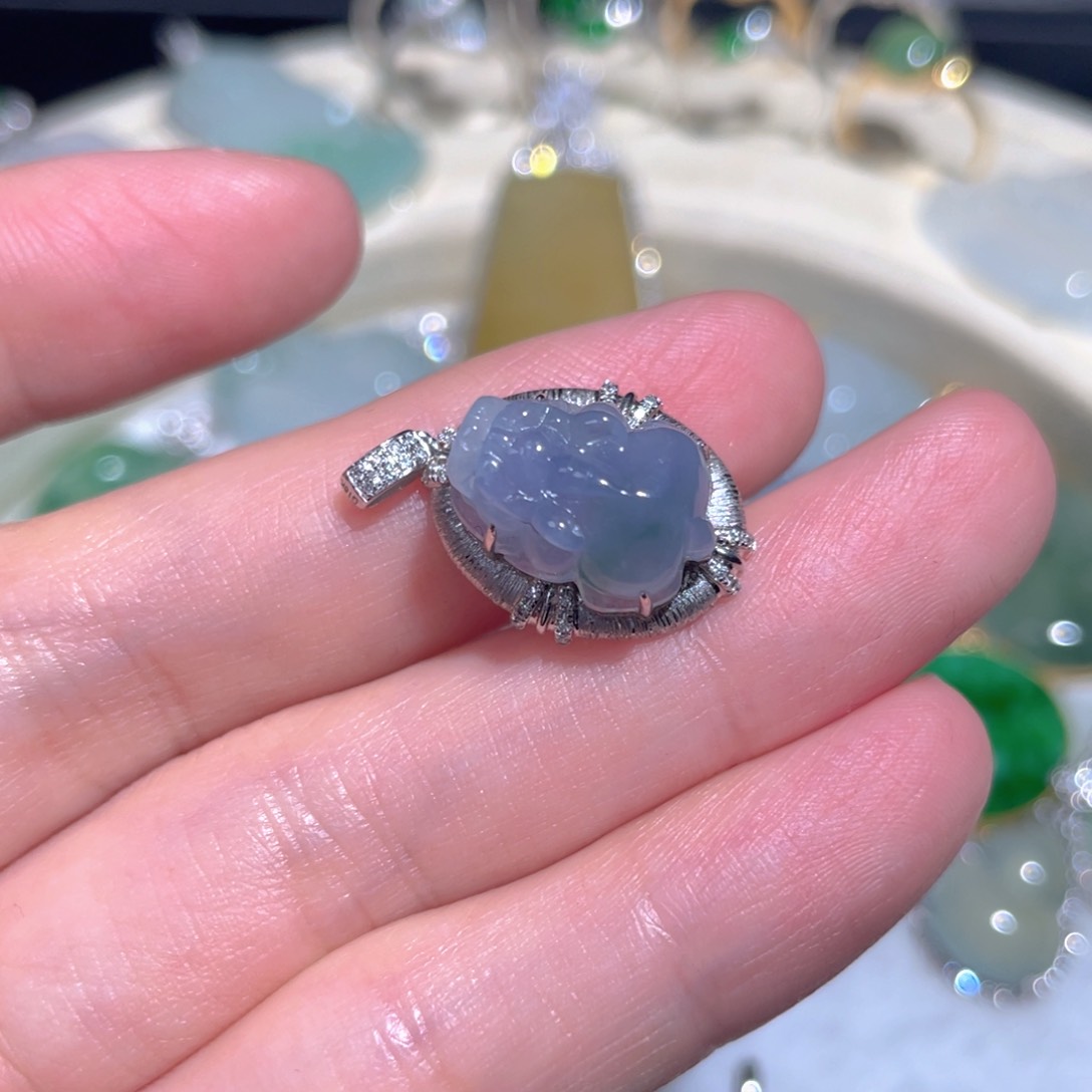 翡翠颈饰18K金镶嵌翡翠