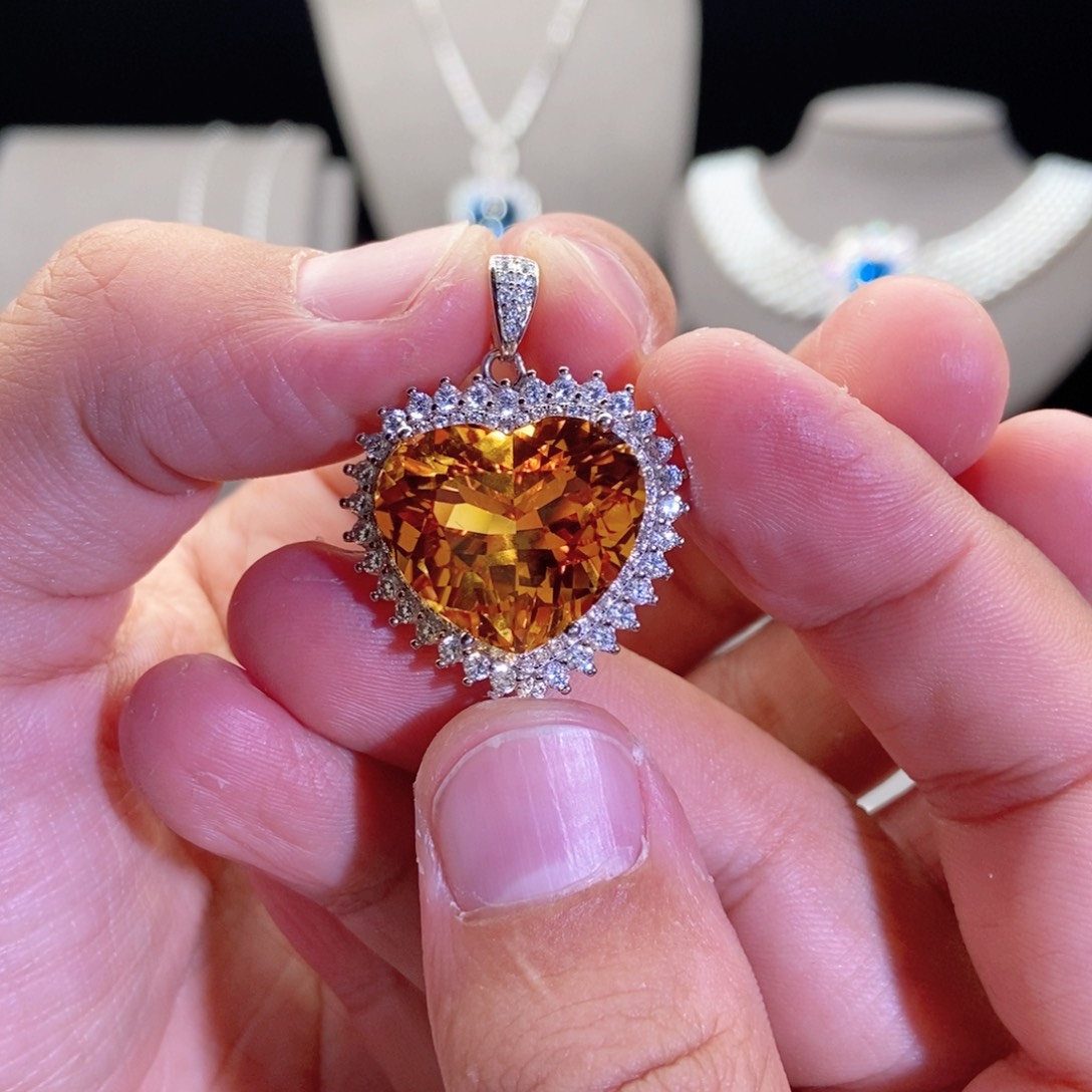 水晶颈饰银S925镶嵌冷*月