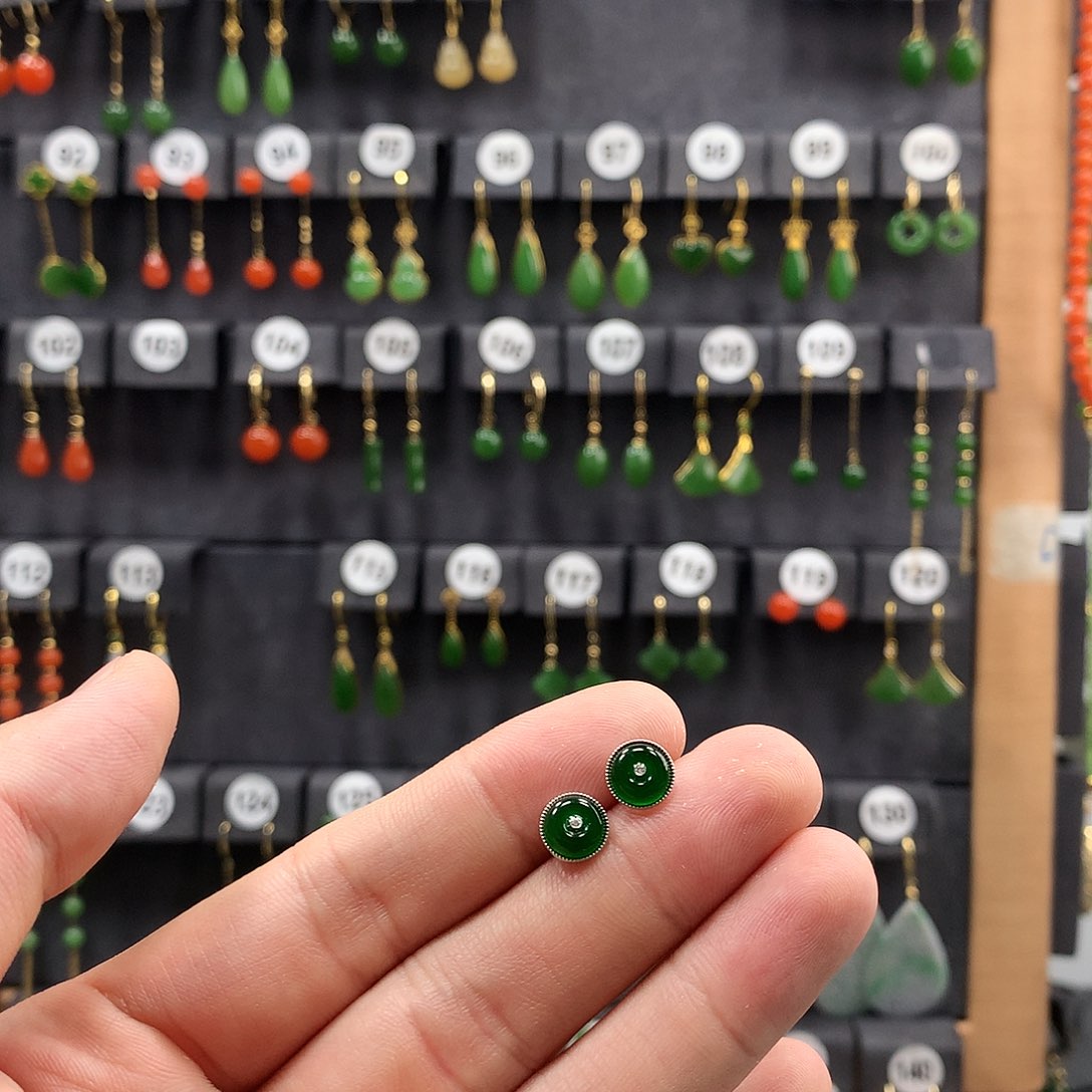 翡翠耳饰18K金镶嵌耳饰