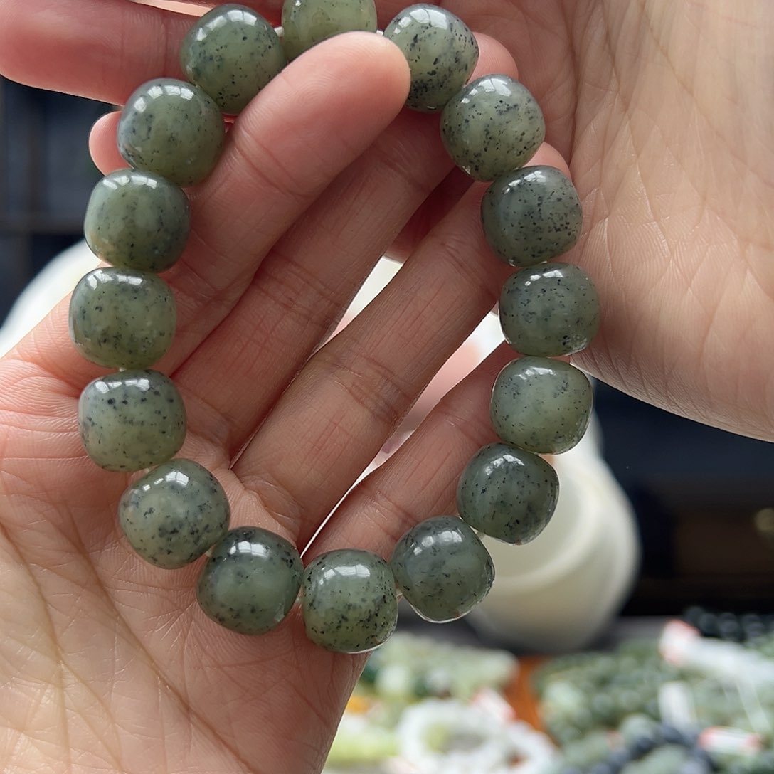 和田玉手链未镶嵌14点墨青花