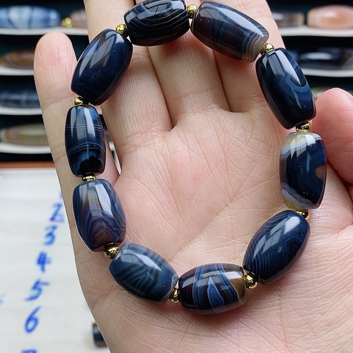 折***根玛瑙/玉髓未镶嵌颈饰