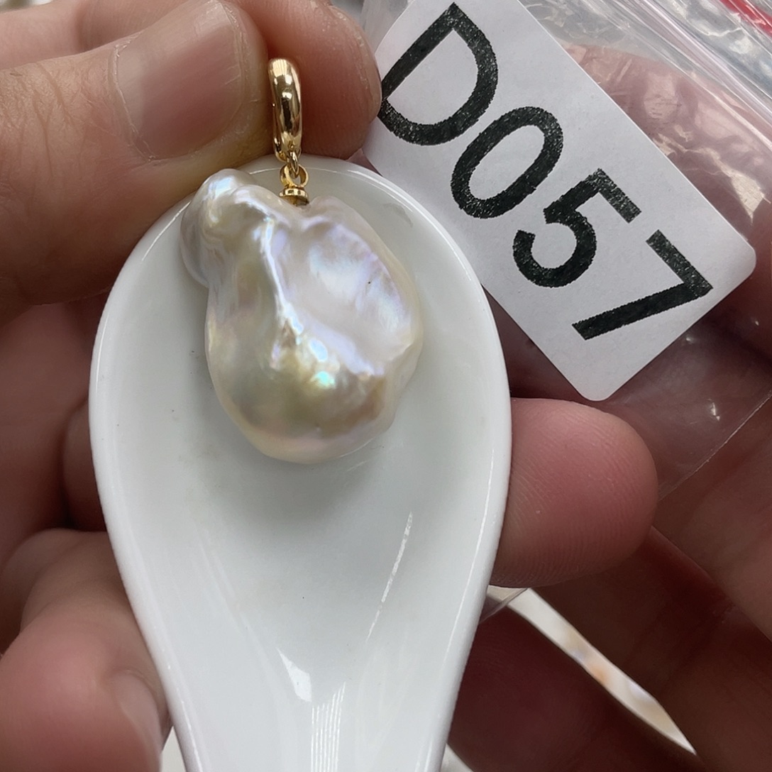 淡水珍珠颈饰未镶嵌四****王