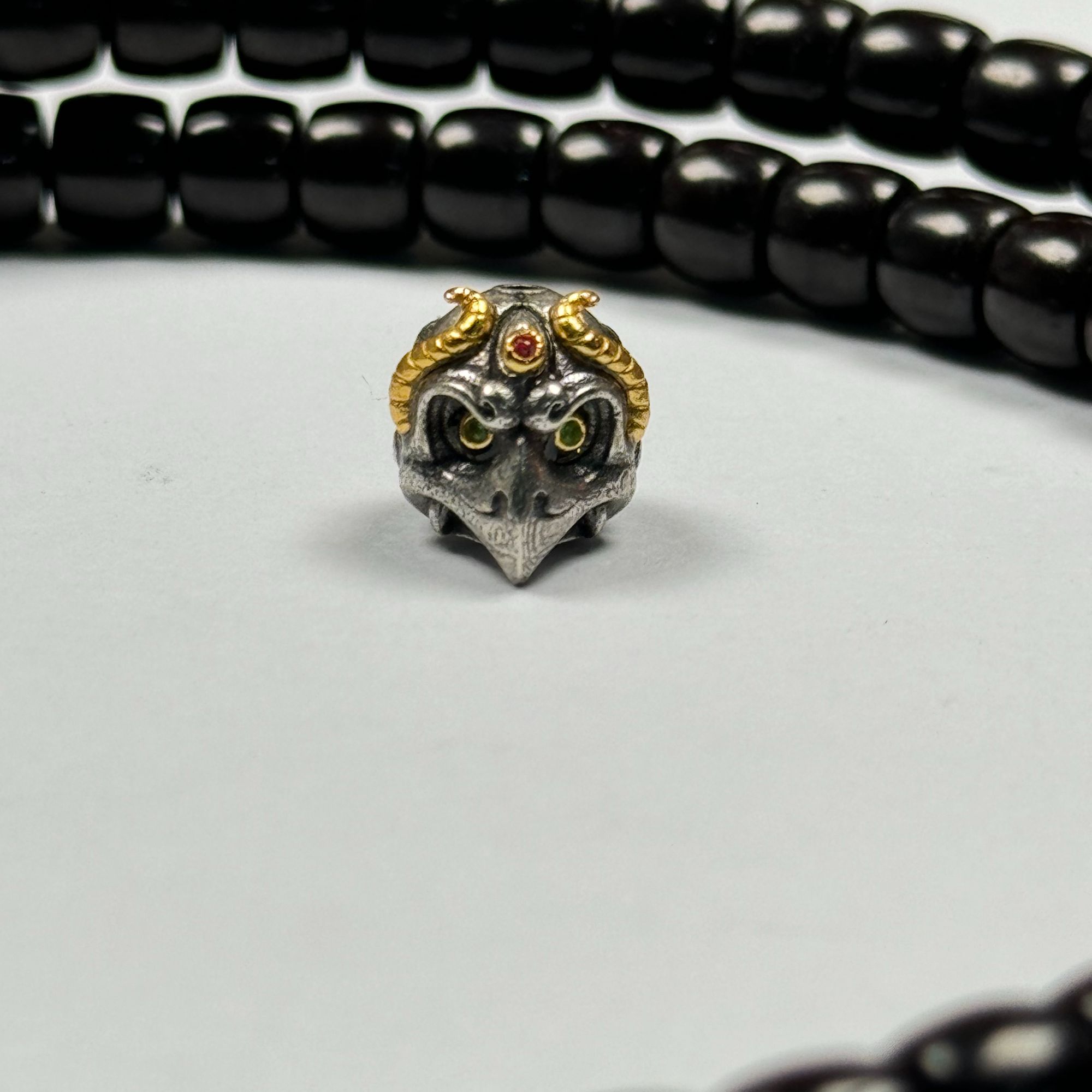 银色金属大鹏鸟背云文玩配饰