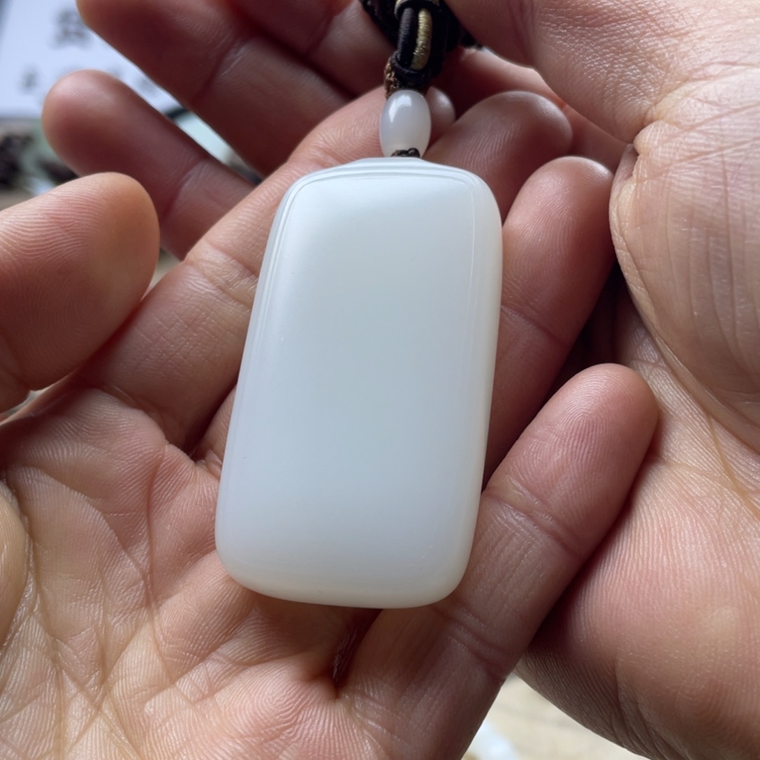 随***英和田玉（白玉）未镶嵌颈饰克重64.1克