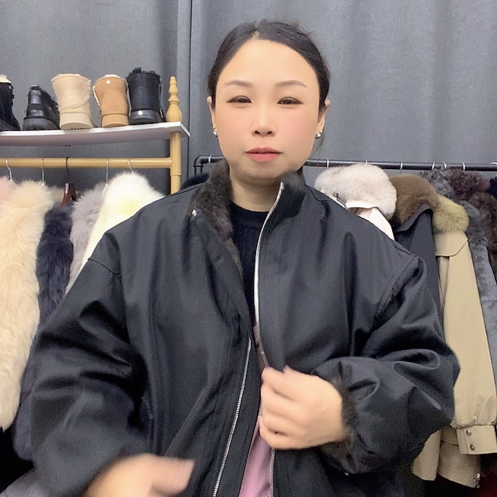 兔皮黑色皮草外套黑色