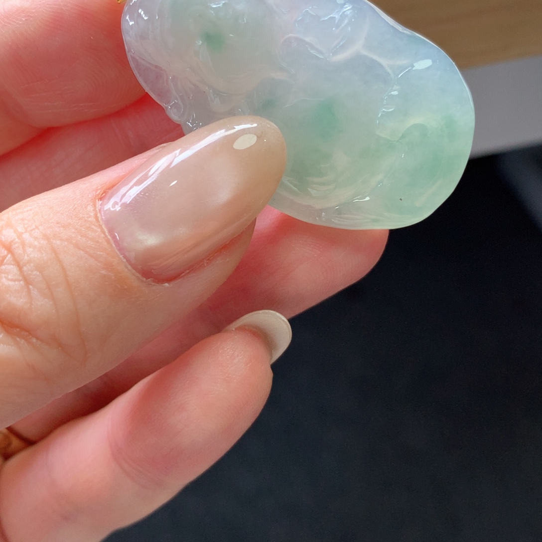 翡翠18K金镶嵌颈饰吊坠