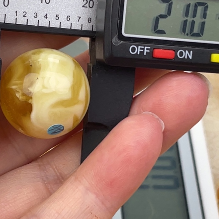 蜜蜡未镶嵌裸石微瑕938