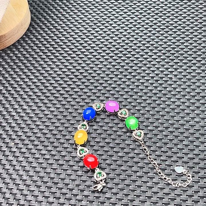 翡翠颈饰未镶嵌嗷嗷