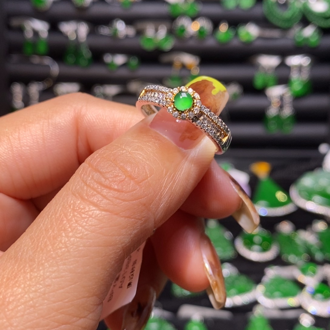 翡翠戒指银S925镶嵌蛋面戒指