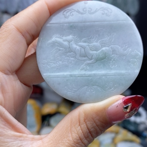 翡翠颈饰未镶嵌翡翠