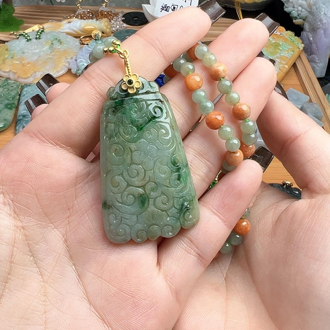 翡翠吊坠(赠链)未镶嵌吊坠18